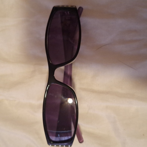4 pack of various purple sunglasses - Picture 7 of 7